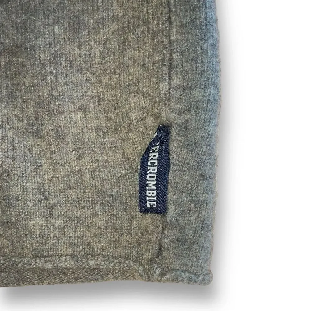 📚 Abercrombie Men’s V-Neck Sweater 🏛️ Size M | Vintage Gray‎ Collegiate Core